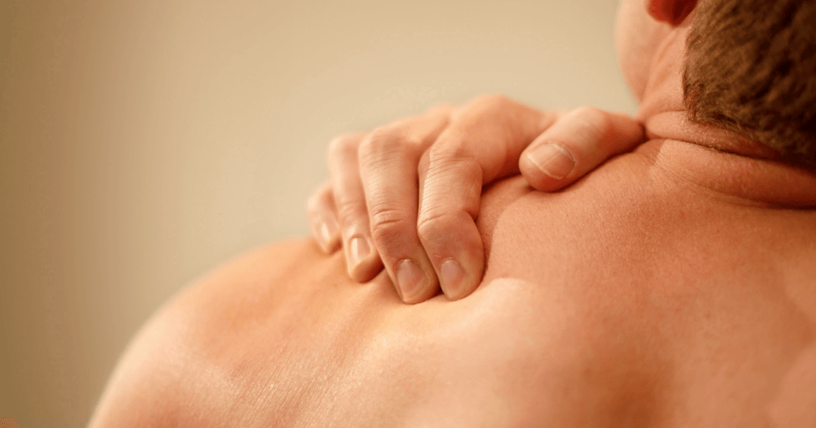 болката в гърба излъчва към рамото